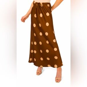 NWT brown and beige polka dot satin skirt. Size small